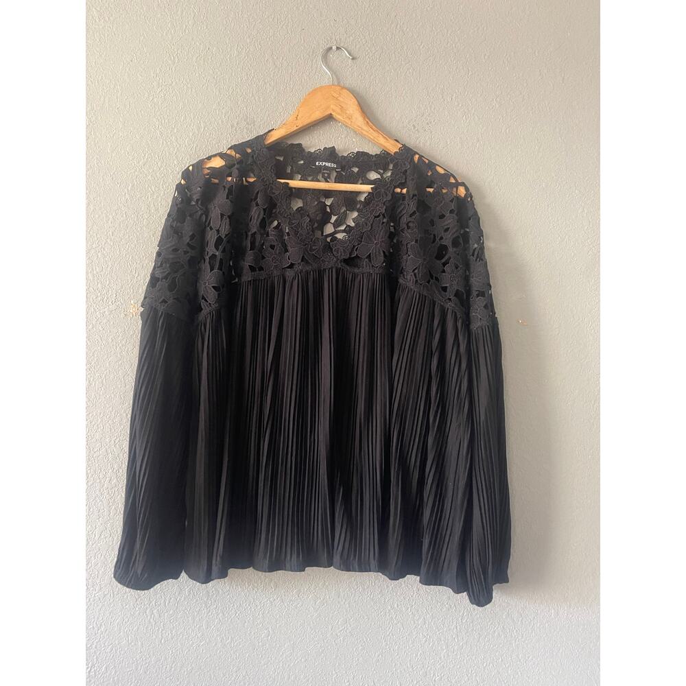 Express Pleated Top - Picture 3 of 7